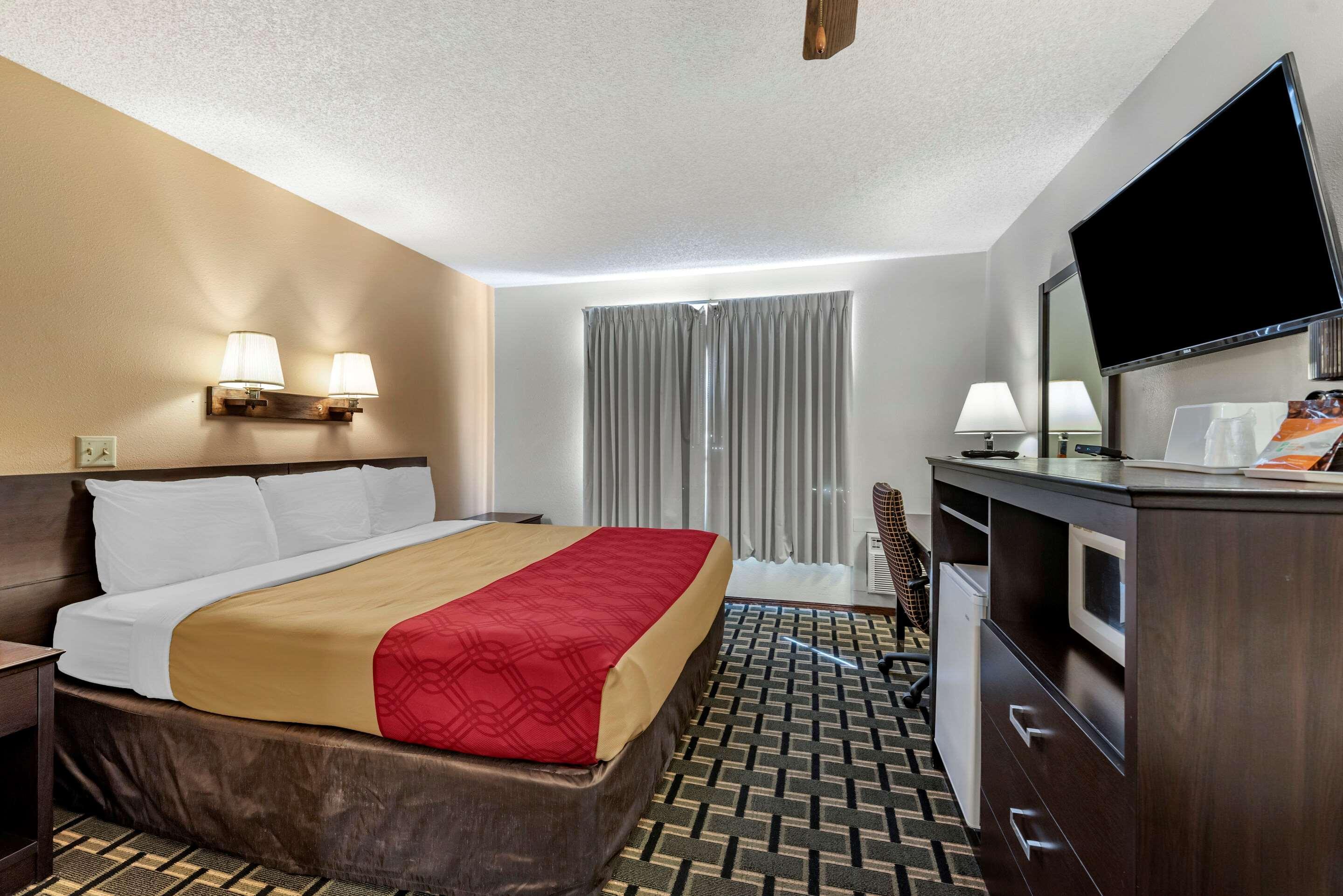 Econo Motel