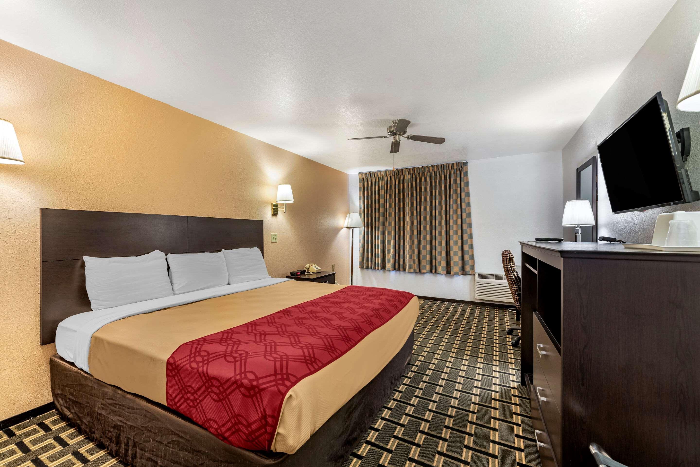 Econo Motel